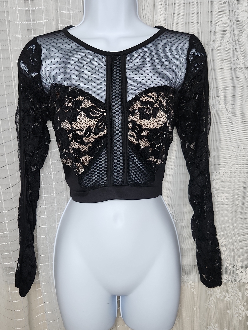 Windsor Women's Cream & Black Lace Long Sleeve Boned Crop-top SzM